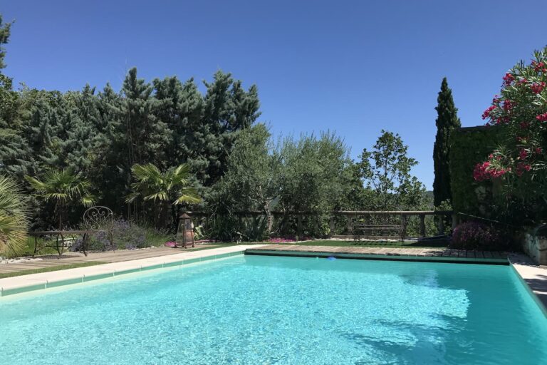 Piscine privée villa Douceur du Sud à Chauzon