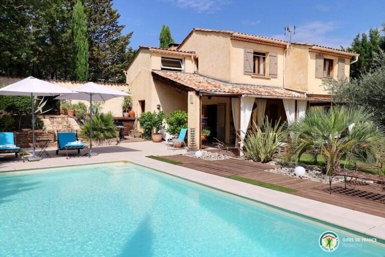 Gîte 4 étoiles à Chauzon Ardèche