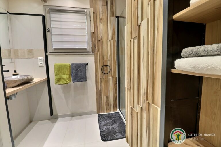 4ème salle d'eau Villa Douceur du Sud