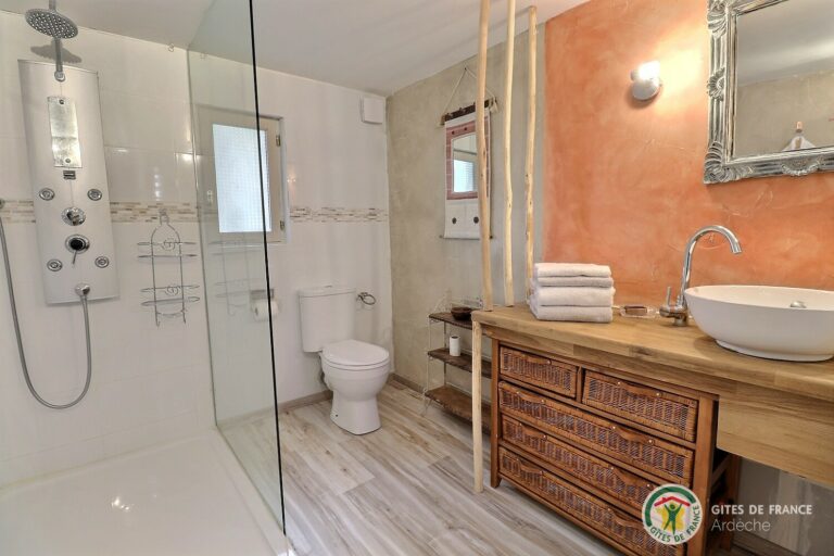 Salle d'eau villa Gîtes de France