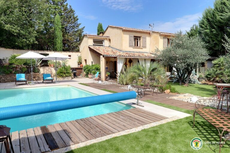 piscine à la villa Douceur du Sud